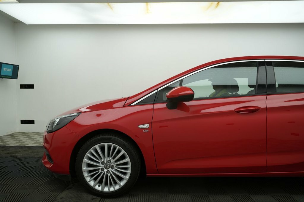 Vauxhall Astra 1.2L Elite Nav Red #4