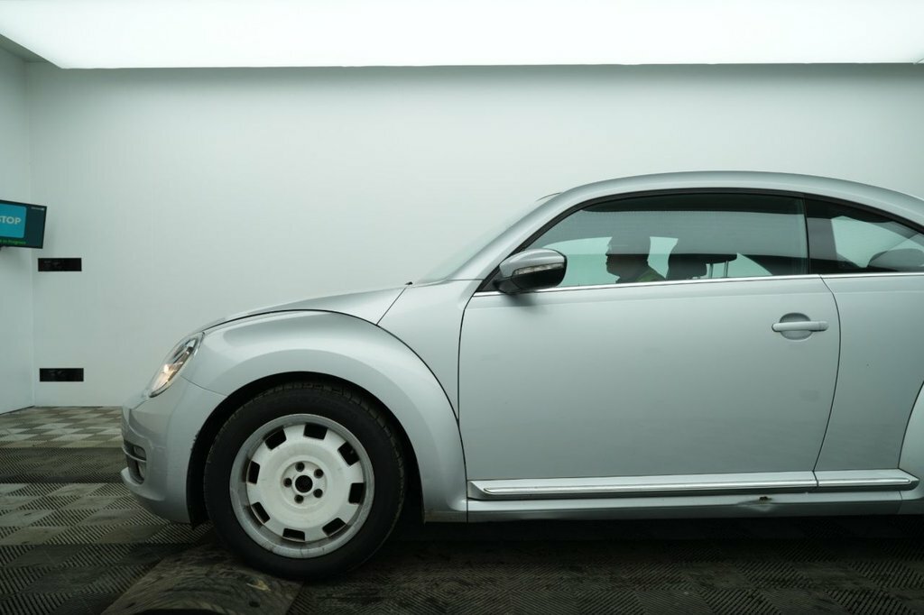Volkswagen Beetle 1.6L Design Silver #4