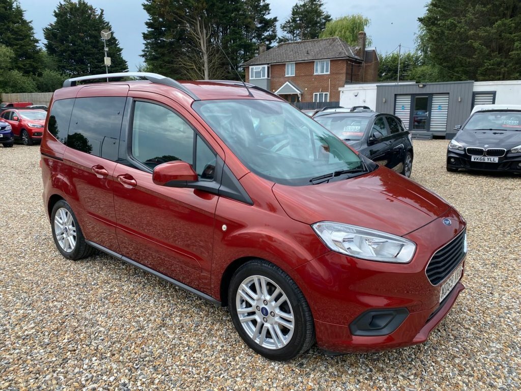 Ford Tourneo Courier 1.5L Titanium Red #2