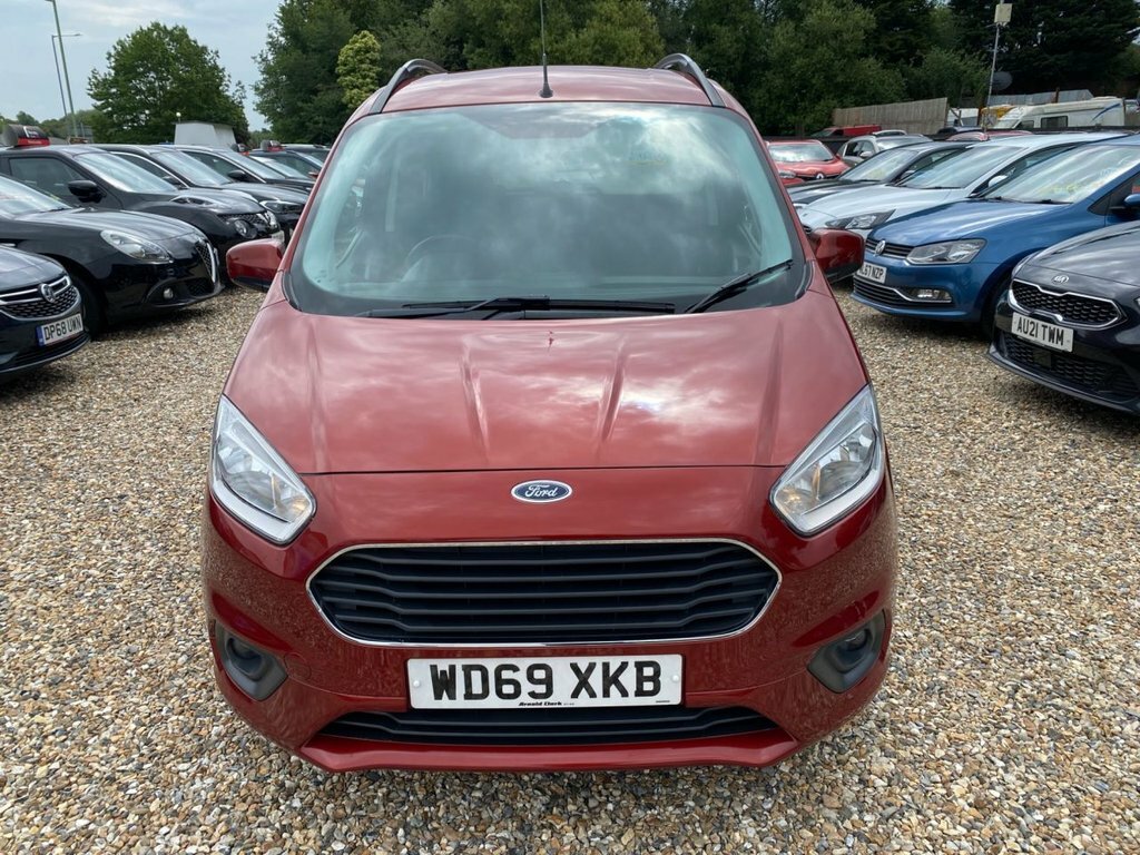 Ford Tourneo Courier 1.5L Titanium Red #3