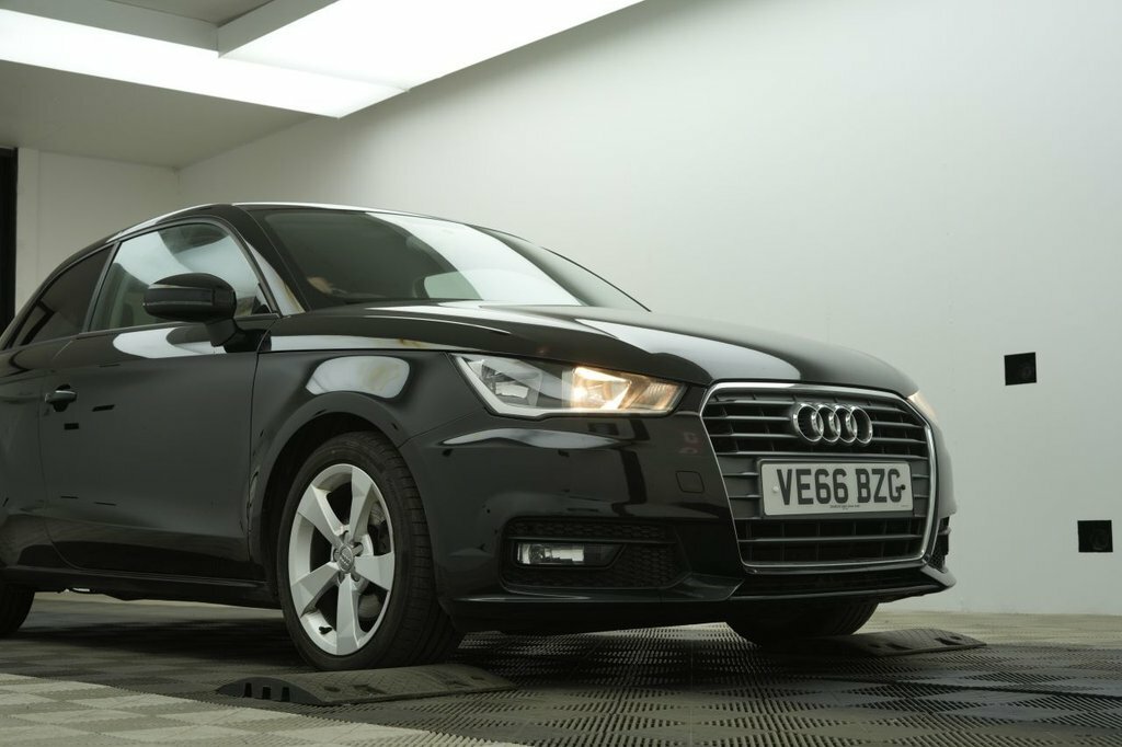 Audi A1 1.6L Sport Black #6