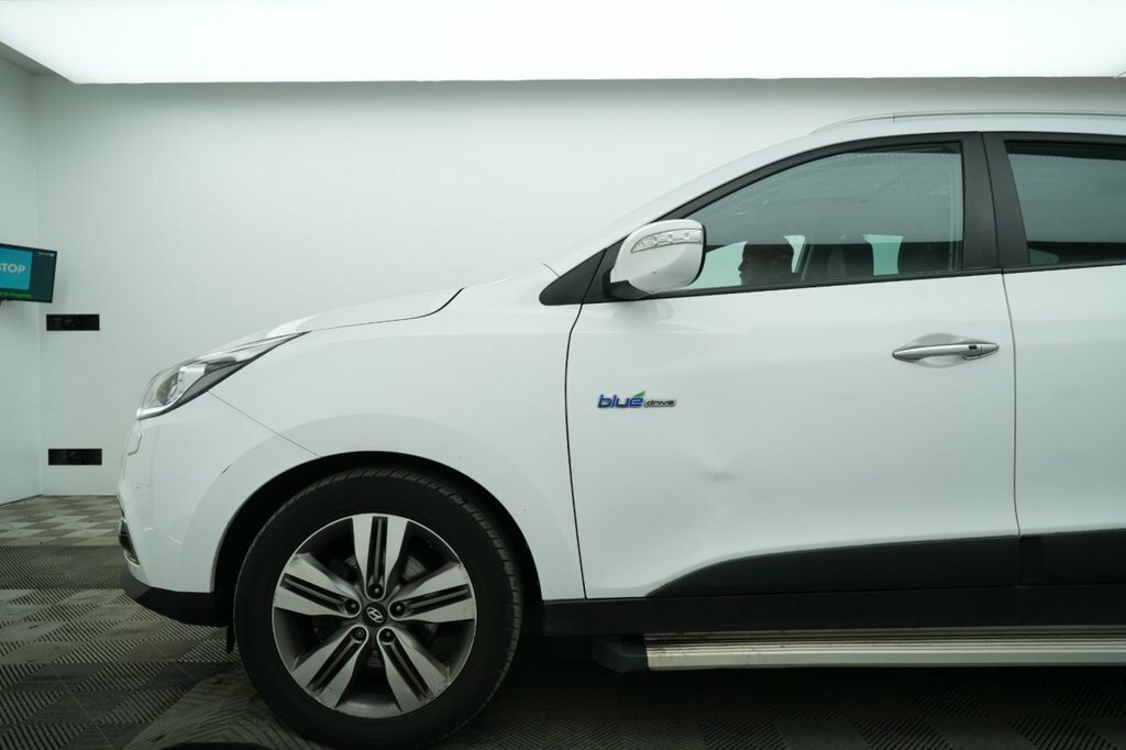 Hyundai Ix35 1.7L Premium Panorama White #4