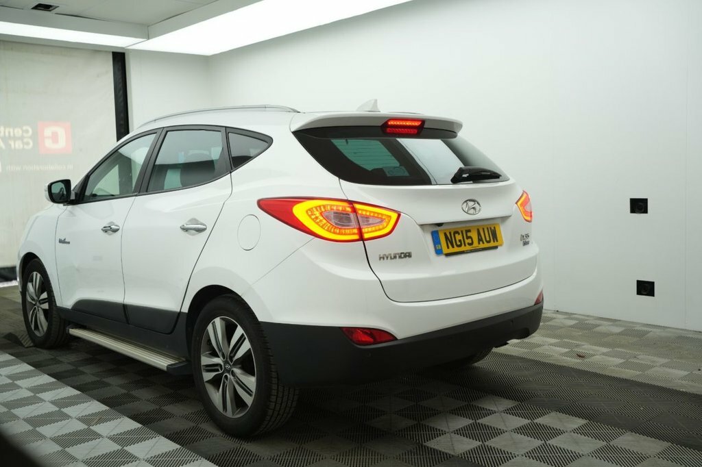 Hyundai Ix35 Crdi Se Nav 4X4 4Wd White #8