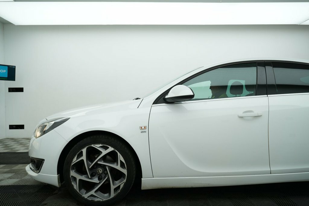 Vauxhall Insignia 1.6L Sri Vx Line Nav White #4