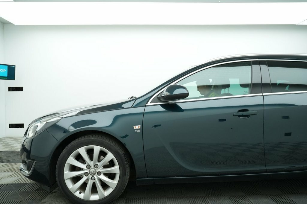 Vauxhall Insignia 1.6L Elite Green #4