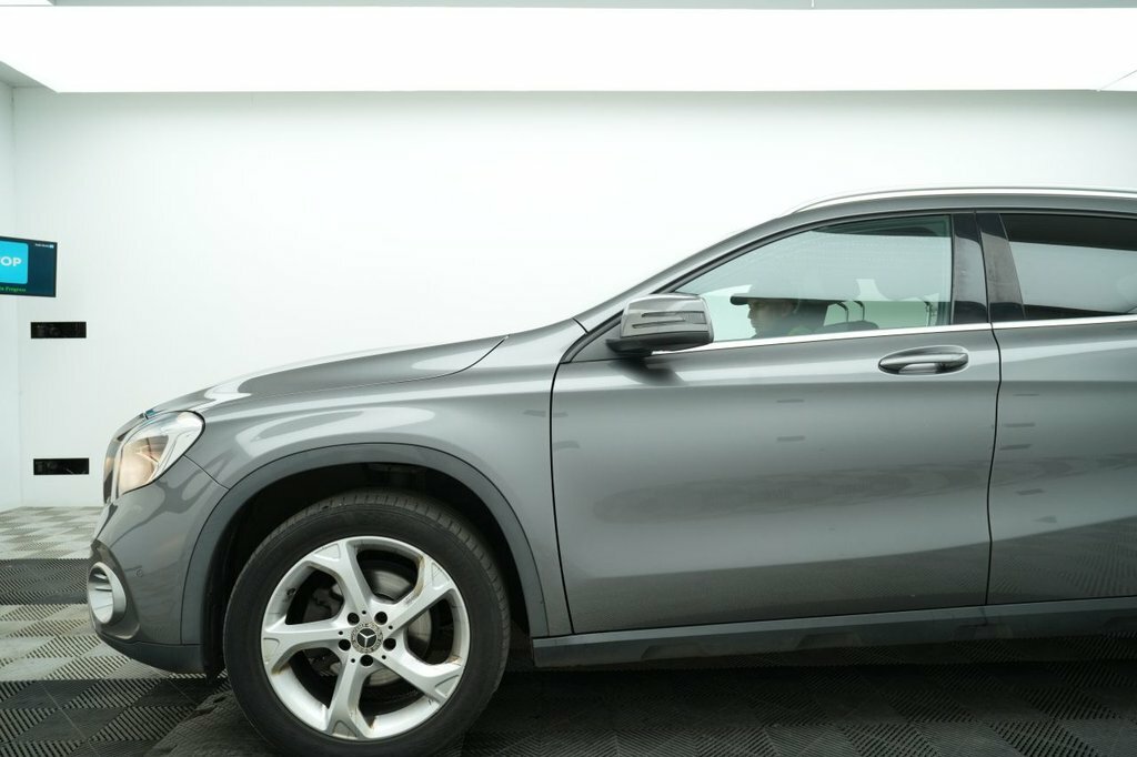 Mercedes-Benz GLA Class 2.1L Sport Grey #4
