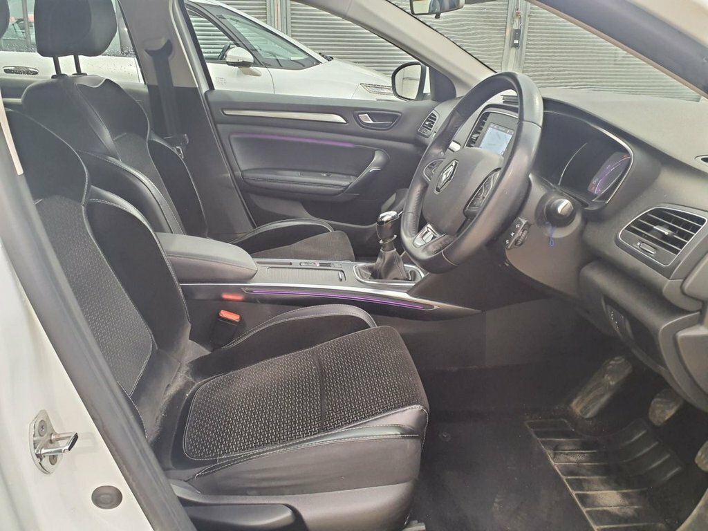 Renault Megane Dynamique S Nav Dci Red #10