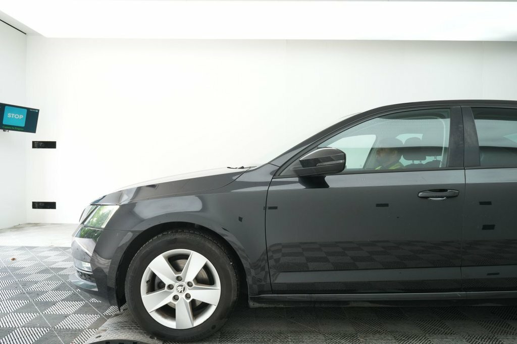 Skoda Octavia 1L Se Black #4