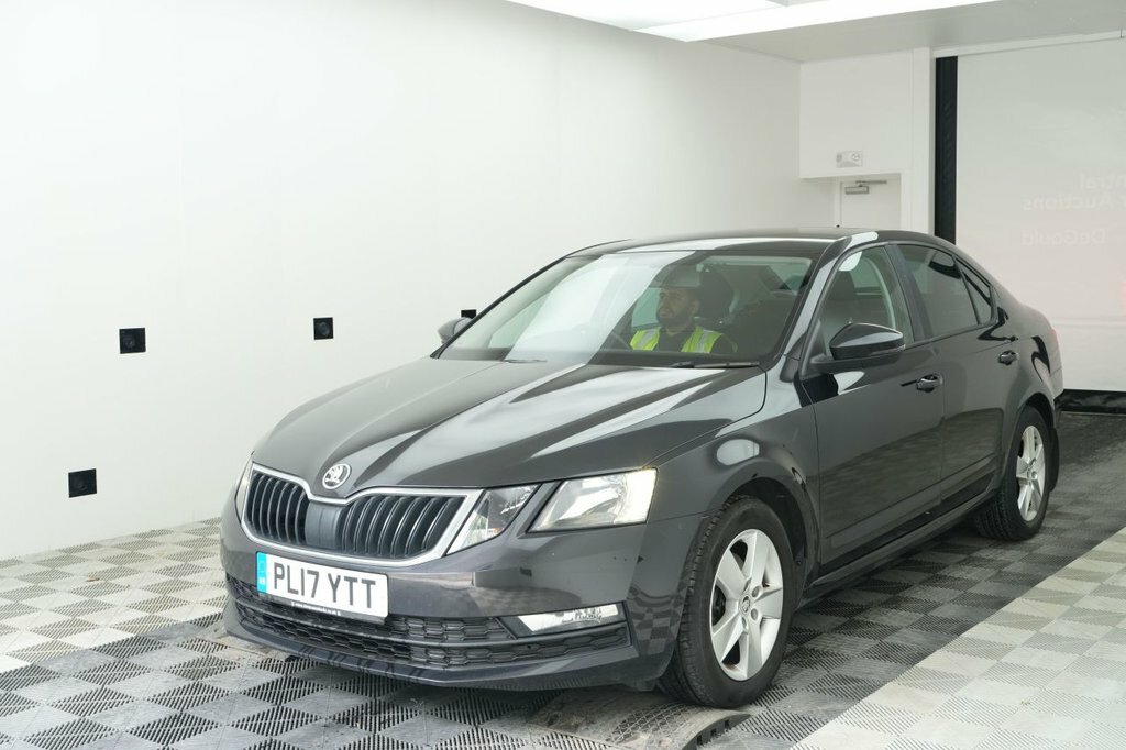 Skoda Octavia 1L Se Black #2