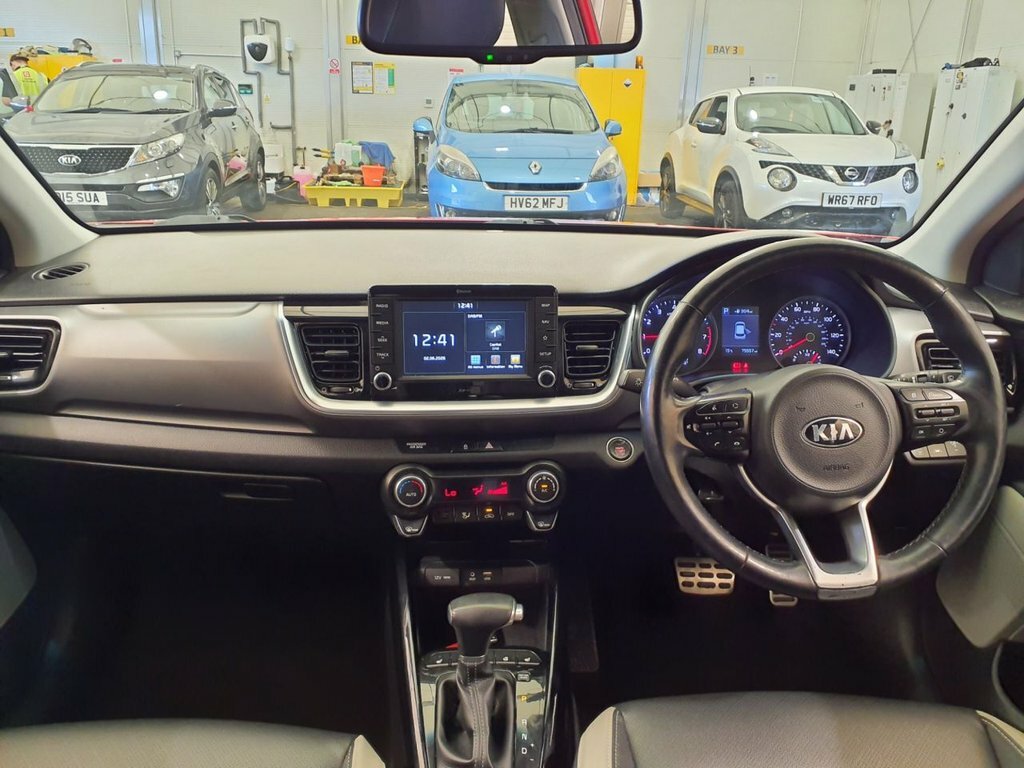 Kia Stonic 1.6 Crdi First Edition Suv Euro Grey #9