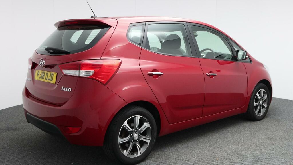 Hyundai Ix20 Mpv Red #3