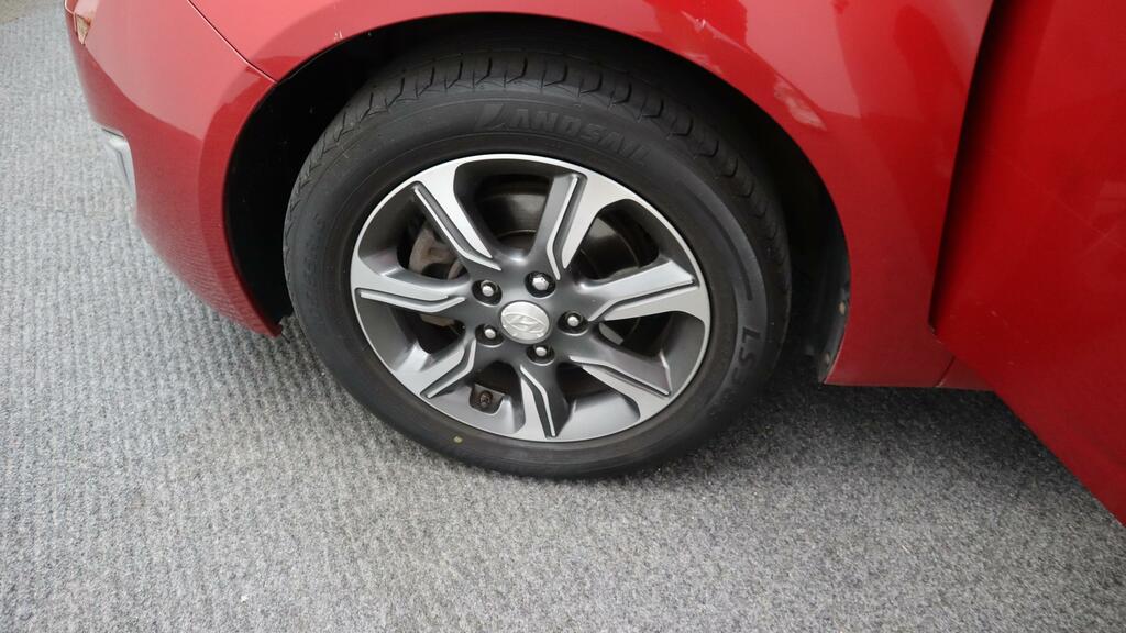 Hyundai Ix20 Mpv Red #21