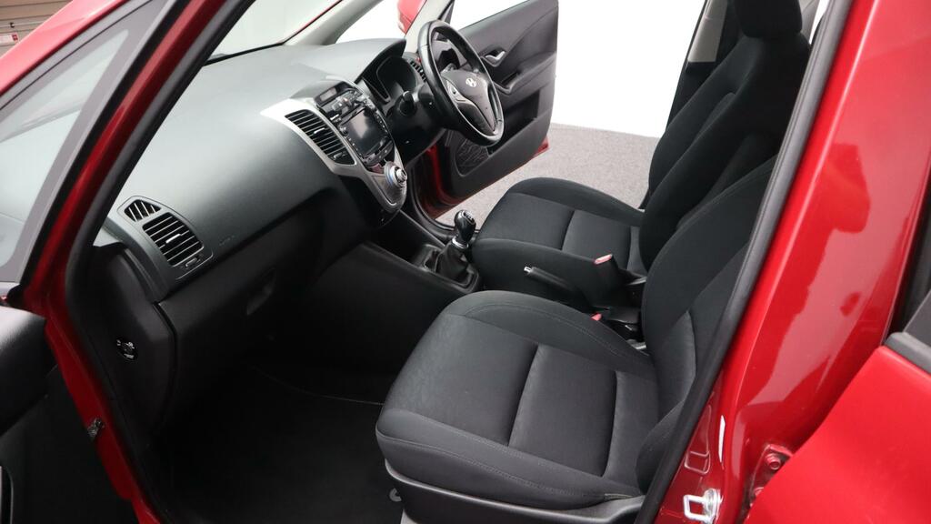 Hyundai Ix20 Mpv Red #20
