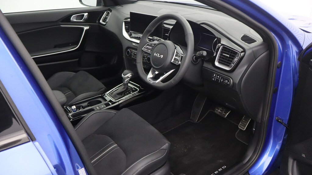 Kia Xceed Orange #11