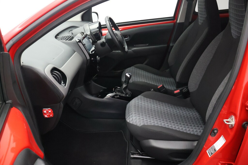 Peugeot 108 1.0 72 Active Red #9