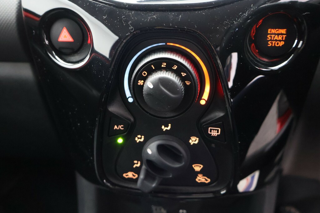 Peugeot 108 1.0 72 Active Red #23