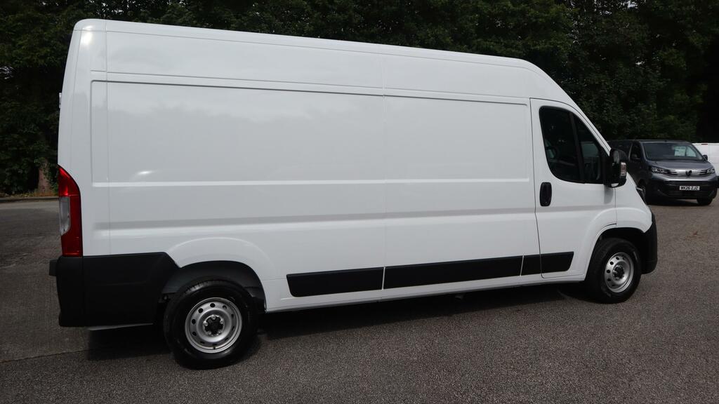 Peugeot Boxer Diesel White #2