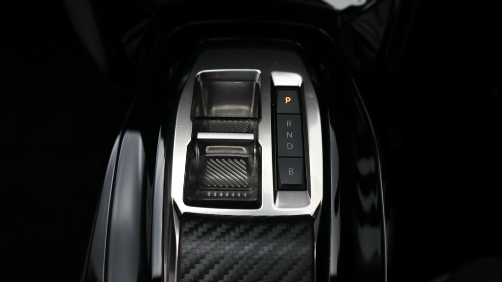Peugeot e-2008 100Kw Gt Premium 50Kwh Black #26