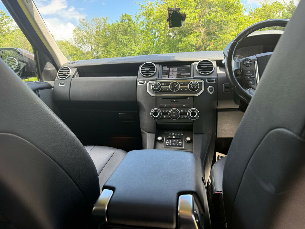 Land Rover Discovery Sdv6 Hse Grey #11