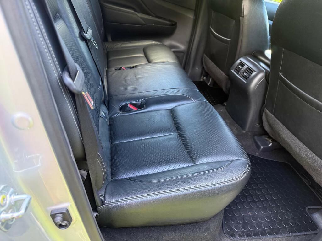 Nissan Navara Automatic Grey #10