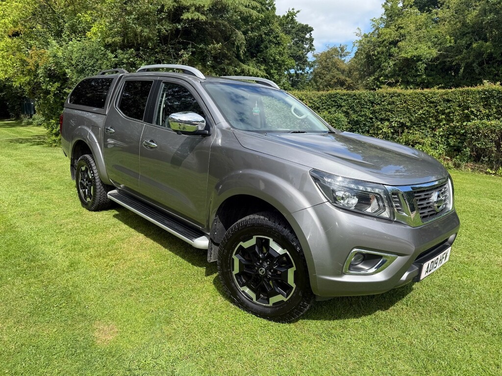 Nissan Navara Navara Tekna Dci White #1