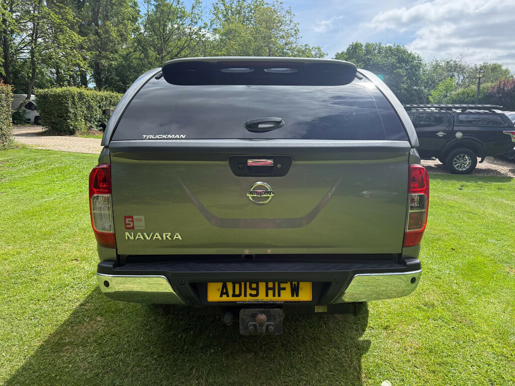 Nissan Navara Navara Tekna Dci White #5