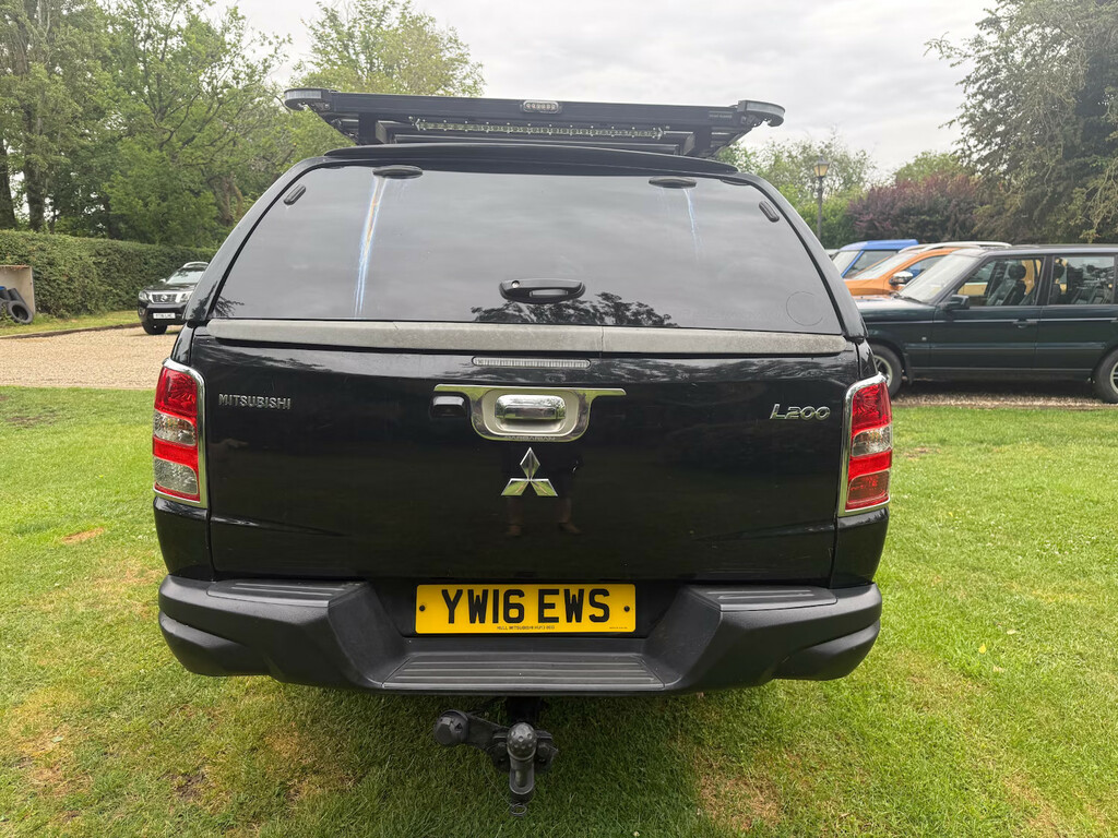 Mitsubishi L200 Double Cab Di-d 178 Barbarian 4Wd Pick Up Die Black #5