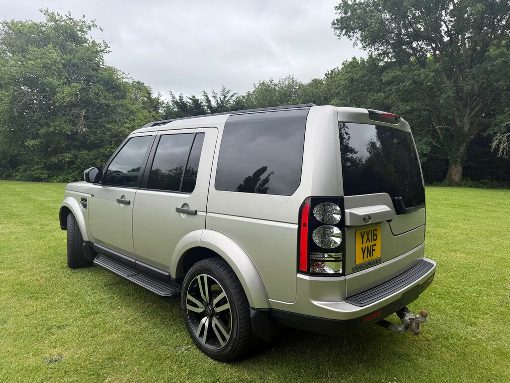 Land Rover Discovery Se Commercial Sd V6 Panel Van Gold #4