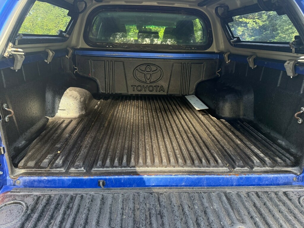 Toyota HILUX Invincible D Cab Pick Up 2.4 D-4d Pick Up M Blue #6