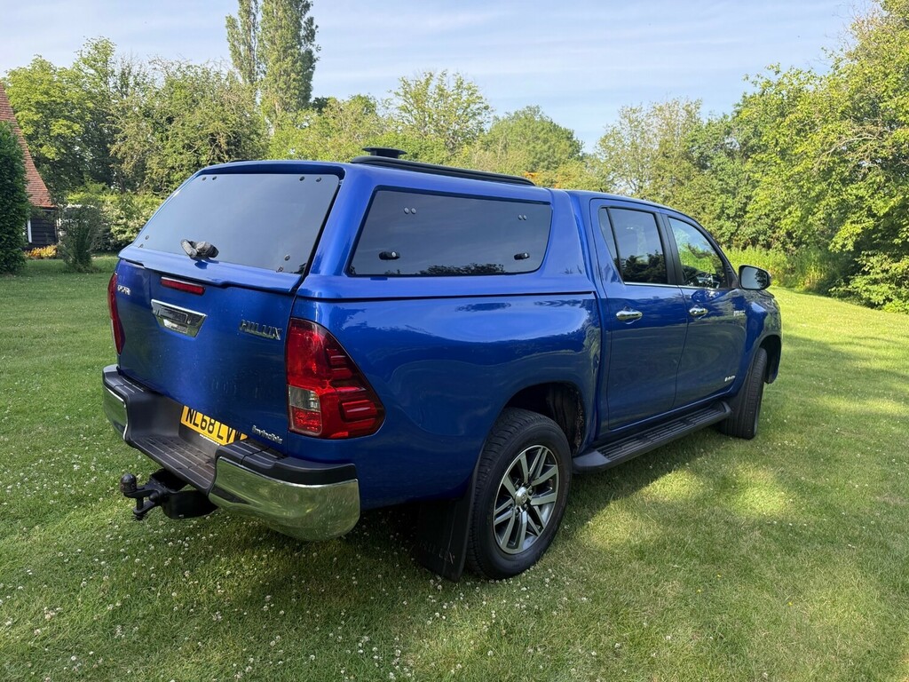 Toyota HILUX Active 4Wd D-4d Dcb White #7