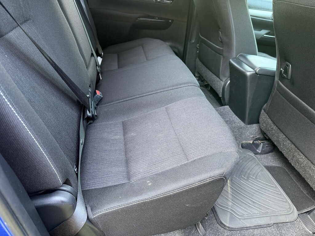 Toyota HILUX Active 4Wd D-4d Dcb White #10