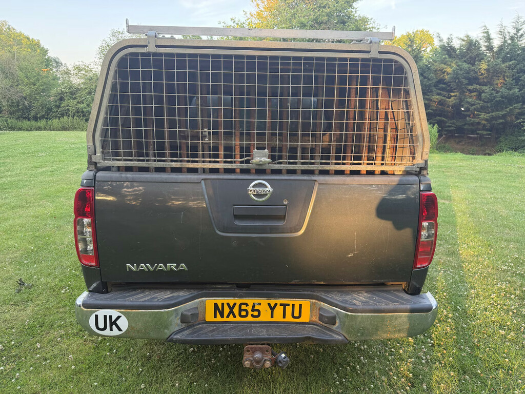 Nissan Navara Double Cab Pick Up Visia 2.5Dci 144 4Wd Double Cab Grey #5