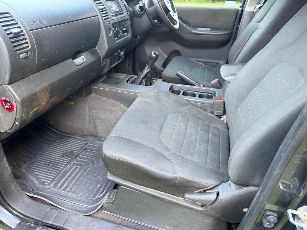 Nissan Navara 2.5L Dci Acenta 4X4 Shr Dcb Grey #7