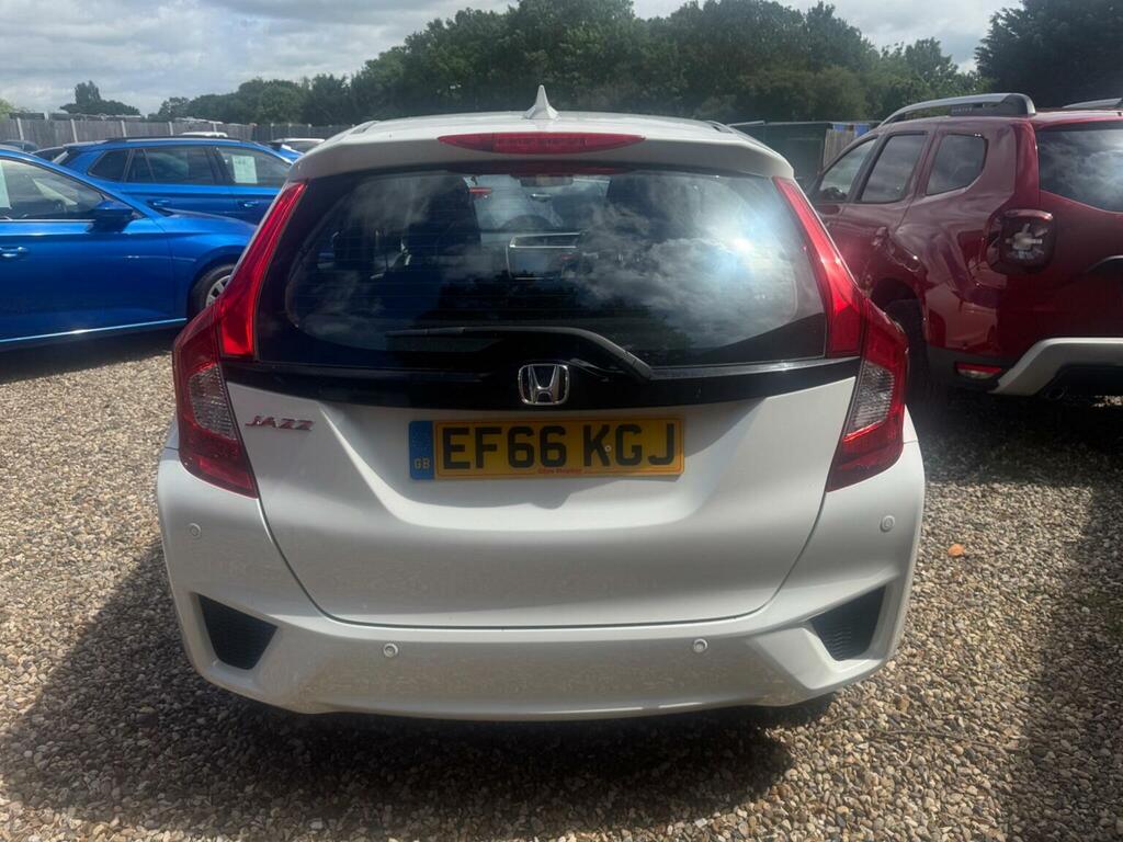 Honda Jazz Hatchback 1.3 I-vtec Se Navi Euro 6 Ss 201 EF66KGJ White #4