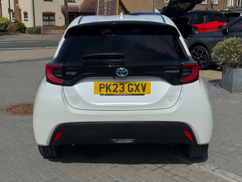 Toyota Yaris Hatchback 1.5 Vvt-h Design E-cvt Euro 6 Ss PK23GXV White #6