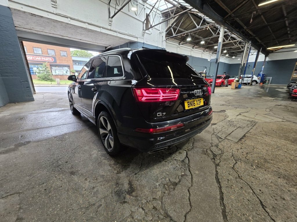 Audi Q7 3L S Line Black #2