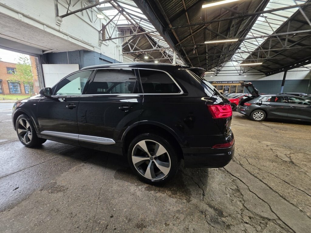 Audi Q7 3L S Line Black #3