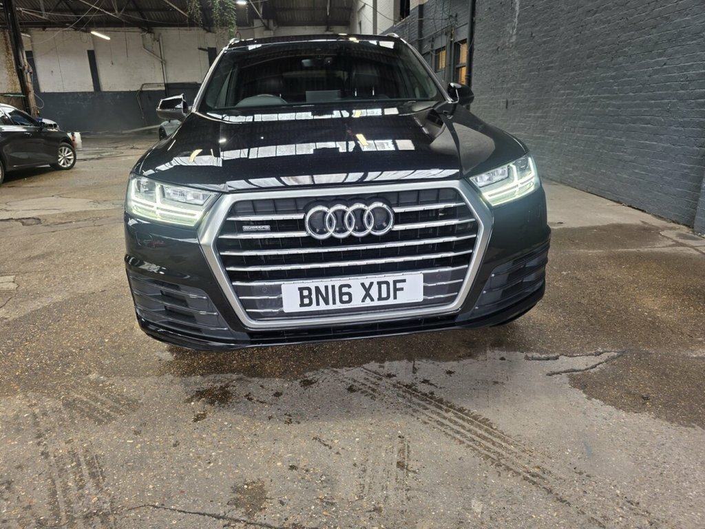 Audi Q7 3L S Line Black #4