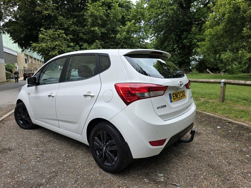 Hyundai Ix20 1.6L Active White #2