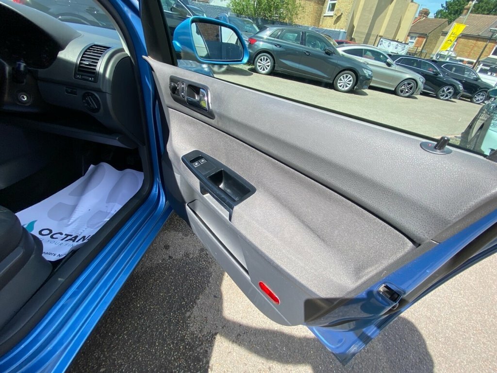 Volkswagen Polo Hatchback Silver #14