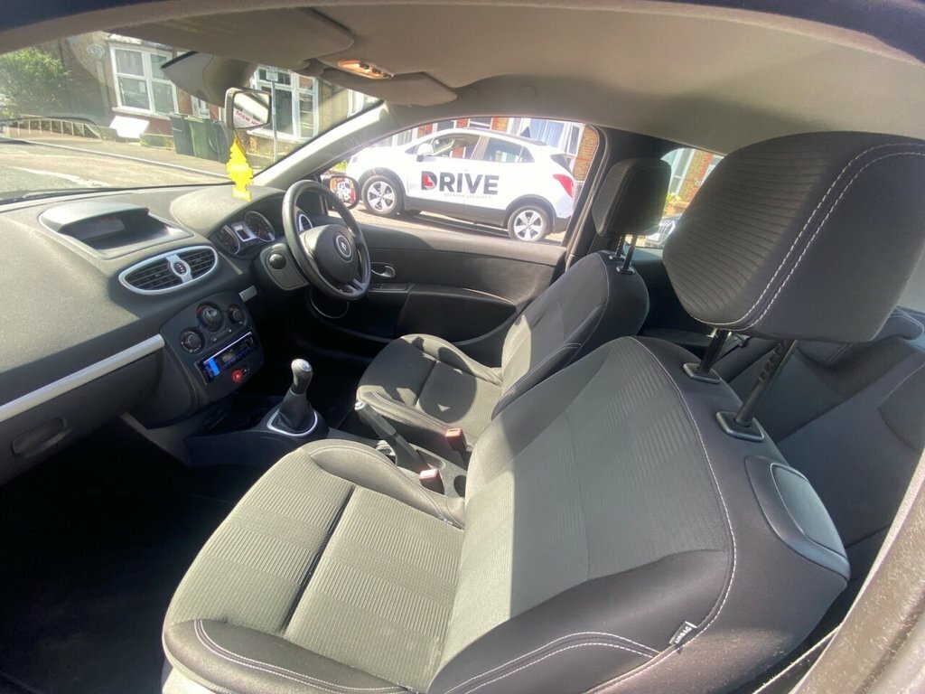 Renault Clio 1.6 Initiale Tomtom Vvt 110 Bhp Blue #61