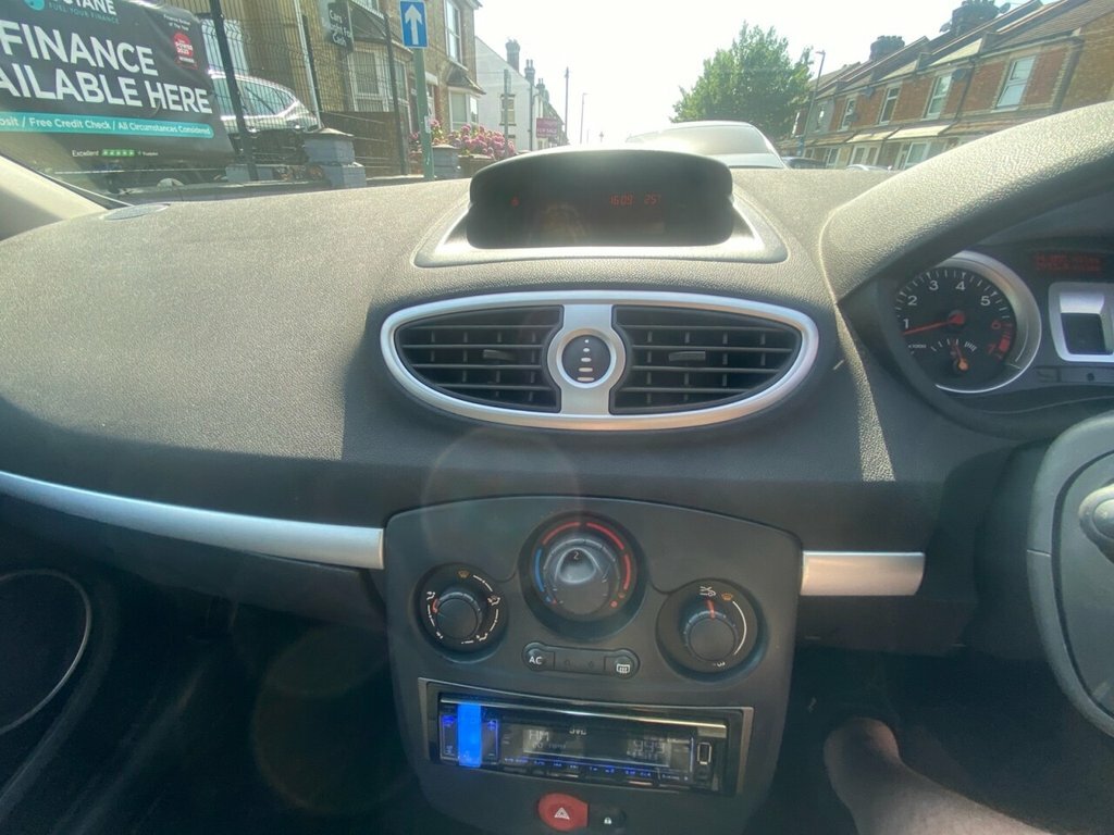 Renault Clio 1.6 Initiale Tomtom Vvt 110 Bhp Blue #31