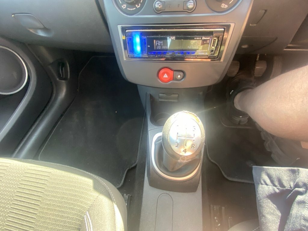 Renault Clio 1.6 Initiale Tomtom Vvt 110 Bhp Blue #49
