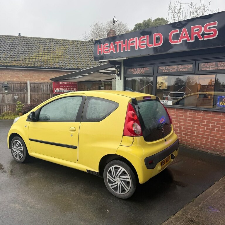 Peugeot 107 1.0 Urban Yellow #2