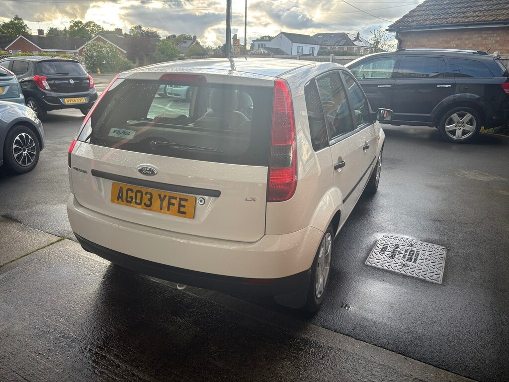 Ford Fiesta 1.25 LX White #4