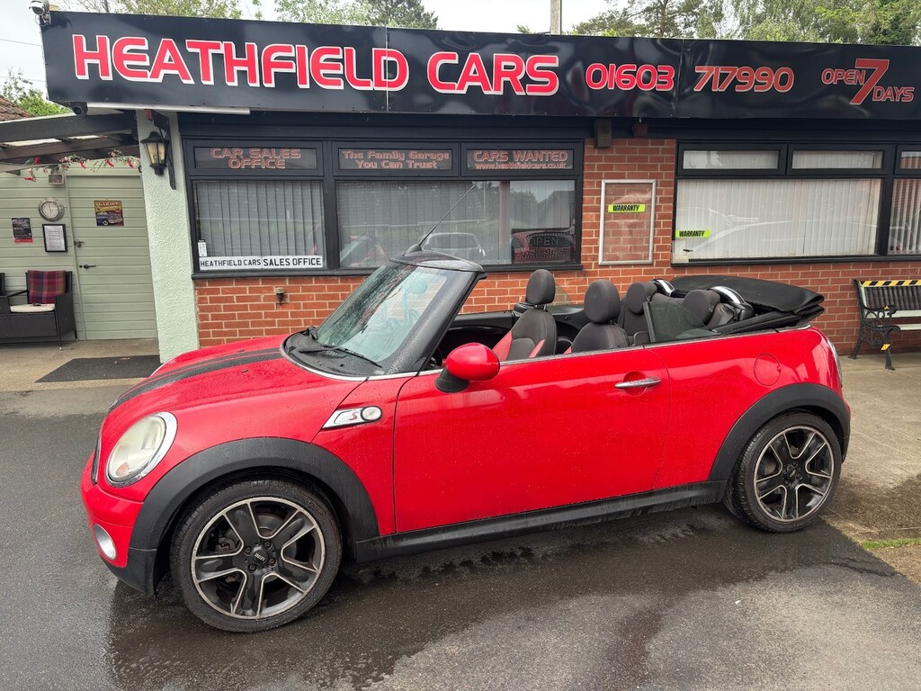 Mini Convertible 1.6 Cooper Red