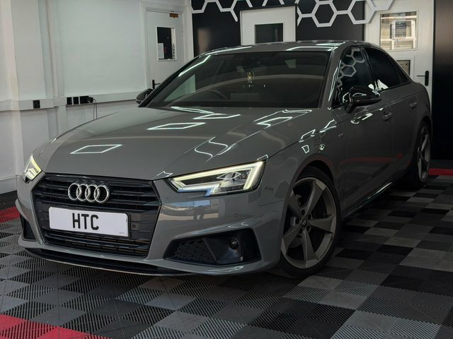 Audi A4 Tfsi 35 Black Edition Black #3
