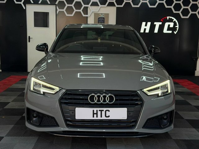 Audi A4 Tfsi 35 Black Edition Black #2