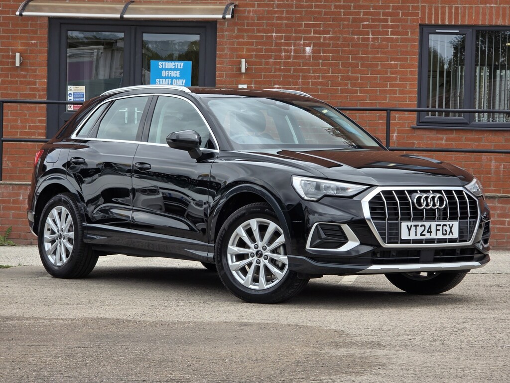 Audi Q3 1.5 Tfsi Cod 35 Sport Black