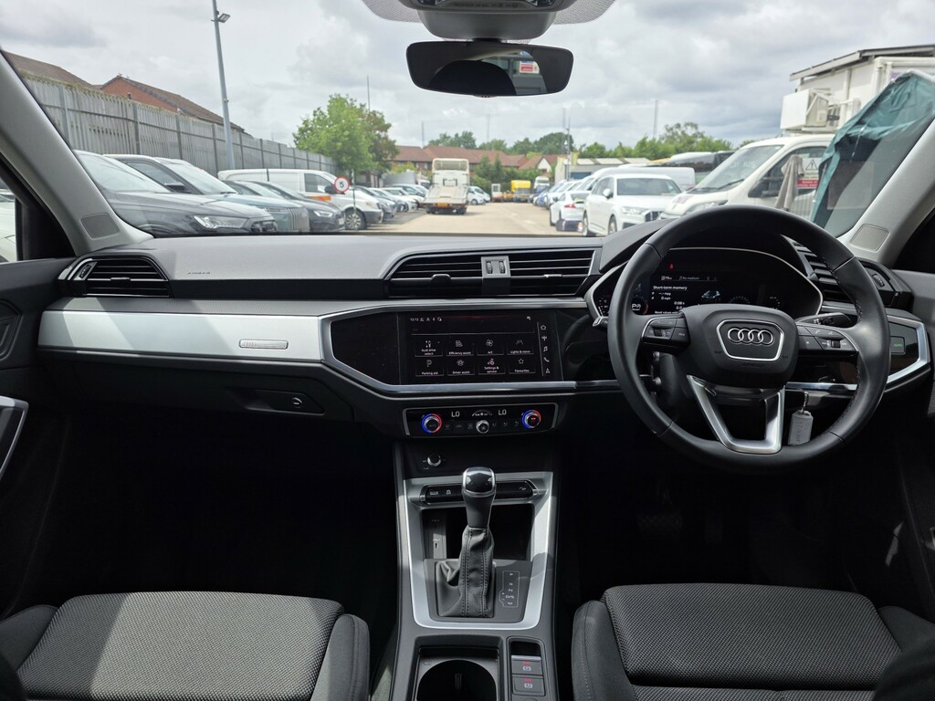 Audi Q3 1.5 Tfsi Cod 35 Sport Black #4